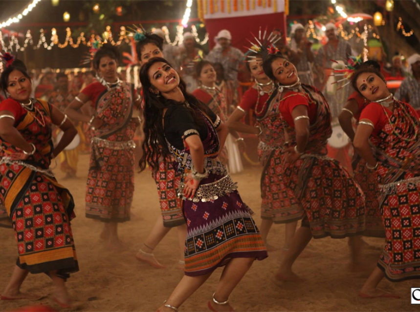 Watch Rangabati from the film kaun kitney pani mein img