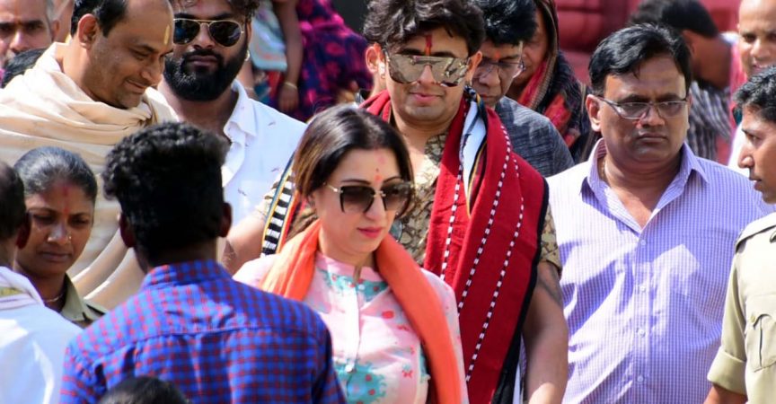 Sonu Nigam visits Odisha Jagannath temple with wife img